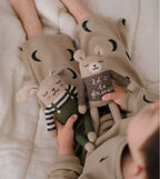 Gebreid knuffel beertje - 'Lets be friends' teddy - Alpaca wol - Main Sauvage x Organic Zoo - productfoto - afbeelding 5