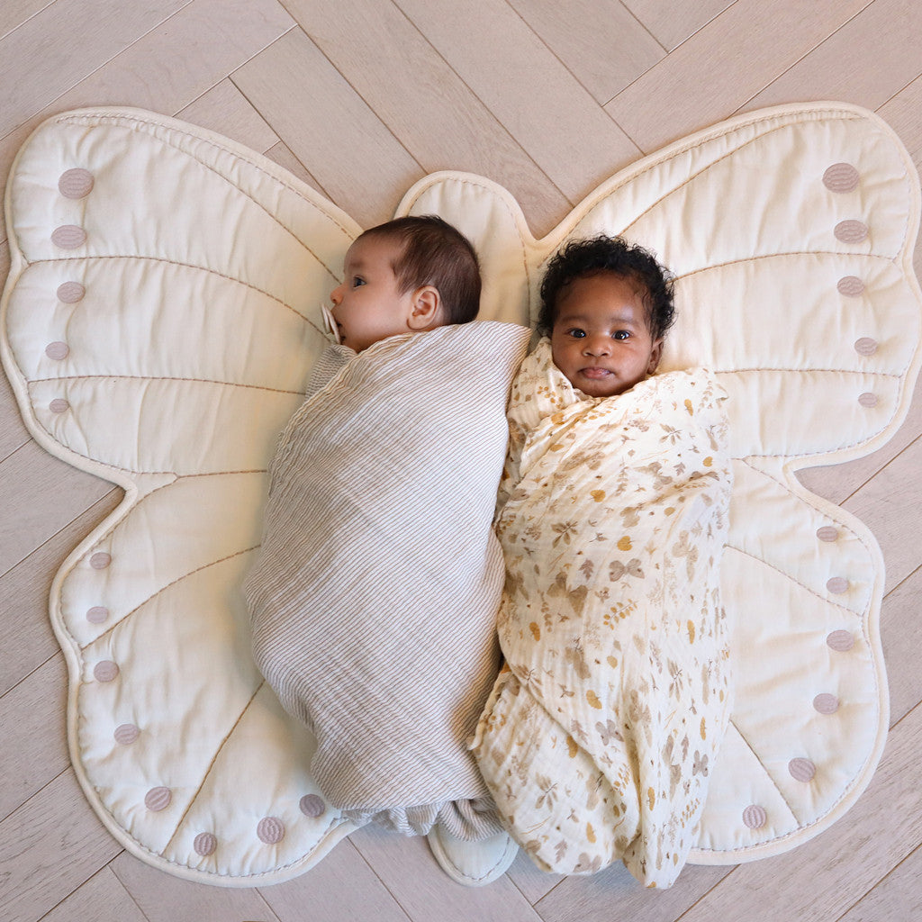 CamCam Copenhagen - Swaddle Camel Stripes - Hydrofiele doek XL - GOTS - lifestyle