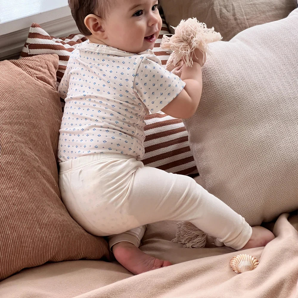 CamCam Copenhagen - Shortsleeved body Olivia - Romper met korte mouwen - Capri - lifestyle baby