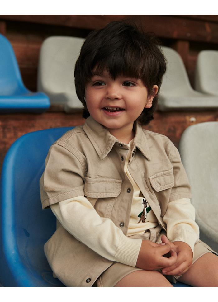 Twill Safari Shirt - Korte mouw - Biologisch katoen - Beige - Copenhagen Colors kind zittend