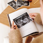 Het begin van jouw leven – All-in-One Pregnancy and Baby Memory Book from 0 to 1 Year – Birth Lines