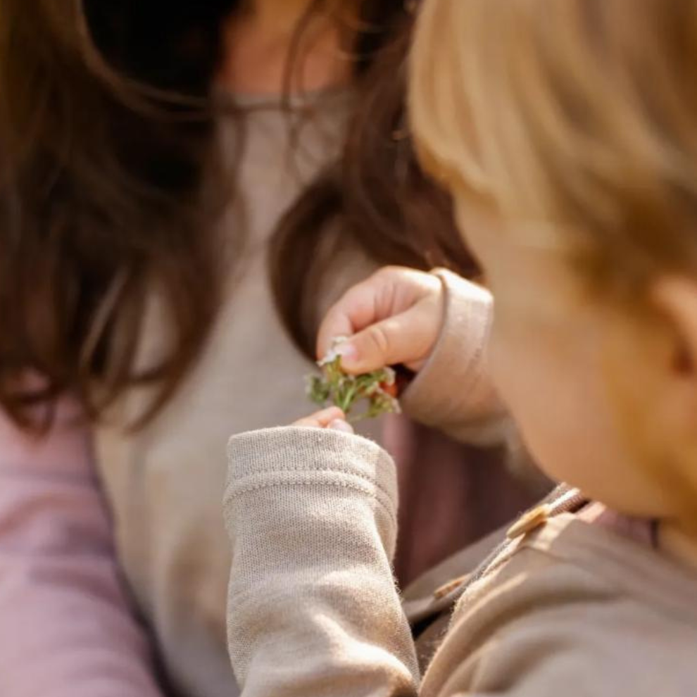 Vestje met knoopjes - Wol/zijde - Bruin/sand - Engel Natur mouw