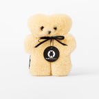 FLATOUTbear Baby - 100% Australische schapenvacht - Wollen knuffel honey voorkant