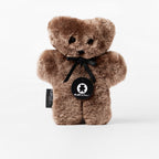 FLATOUTbear Original - 100% Australische schapenvacht - Knuffelbeer chocolate voorkant