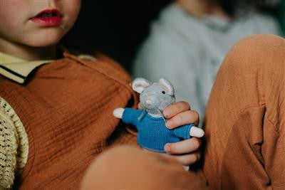 Sam&Julia - Doll Sam - Het Muizenhuis - Knuffelmuis Sam - 12 cm