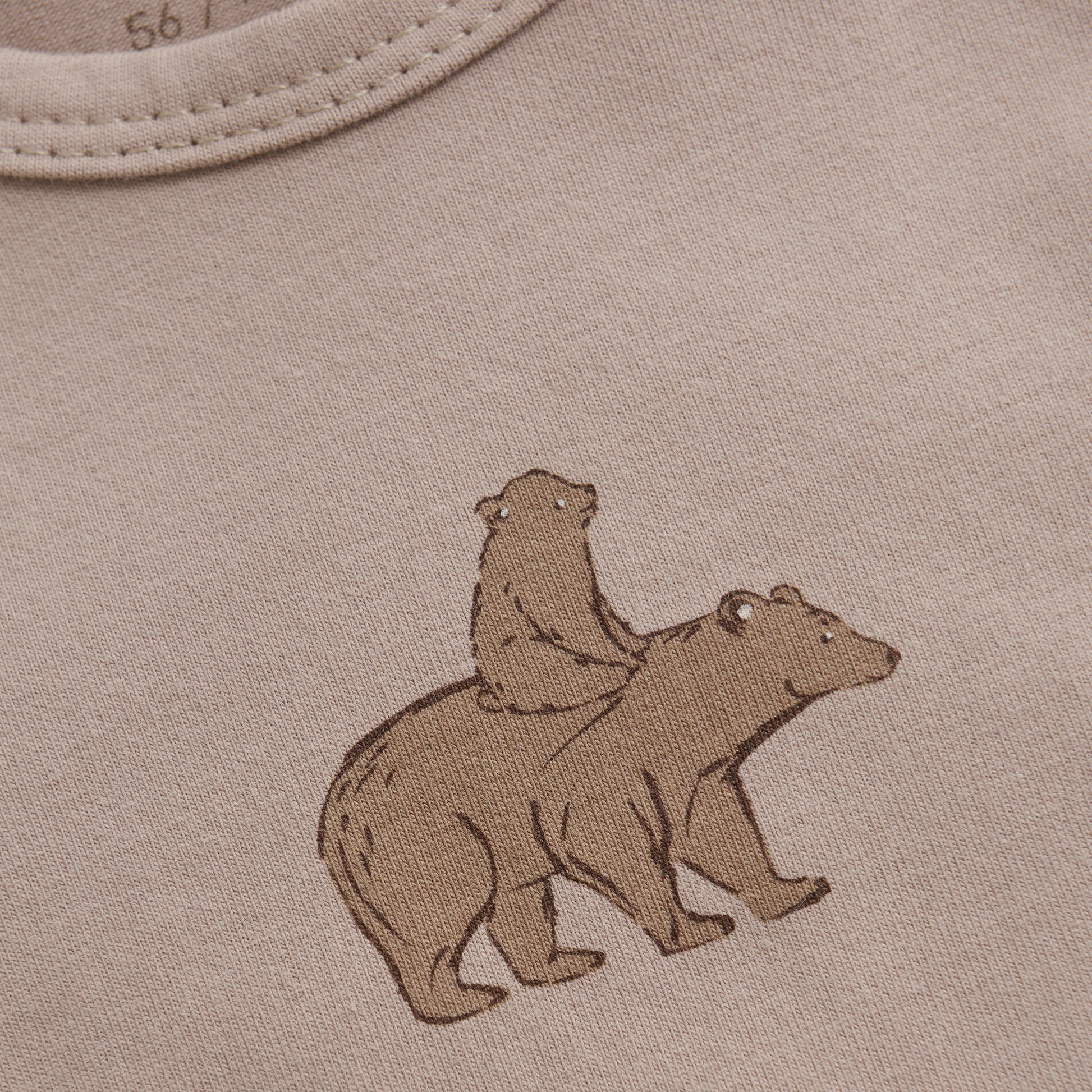 Fixoni - T-shirt LS - Mocha Meringue - Top - Katoen close up