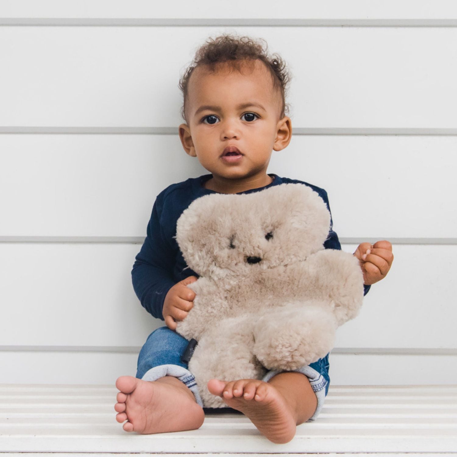 FLATOUTbear Original - 100% Australische schapenvacht - Knuffelbeer baby latte
