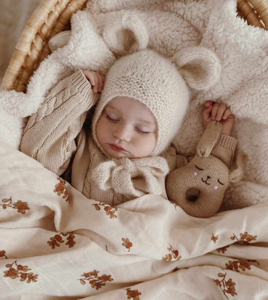 Zachte rammelaar - Konijn/Bunny rattle - Alpaca wol - Sand/Beige - Main Sauvage - productfoto - afbeelding 3