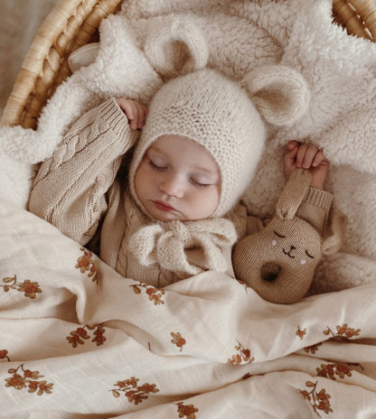 Soft rattle - Rabbit/Bunny rattle - Alpaca wool - Sand/Beige - Main Sauvage