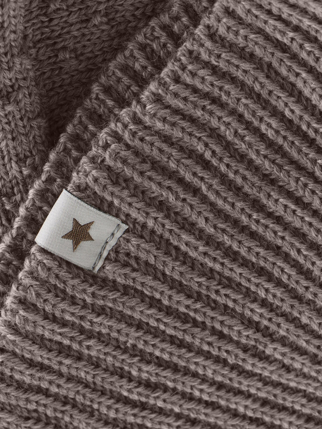 Gebreide balaclava met oortjes - Merino wol - Cinder Melange - HUTTEliHUT close up