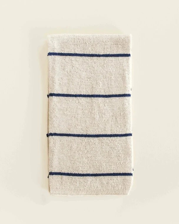 Scarf Igor - gestreepte sjaal van 100% extra fine Italiaanse merino wol - Hvid - blauw - gevouwen