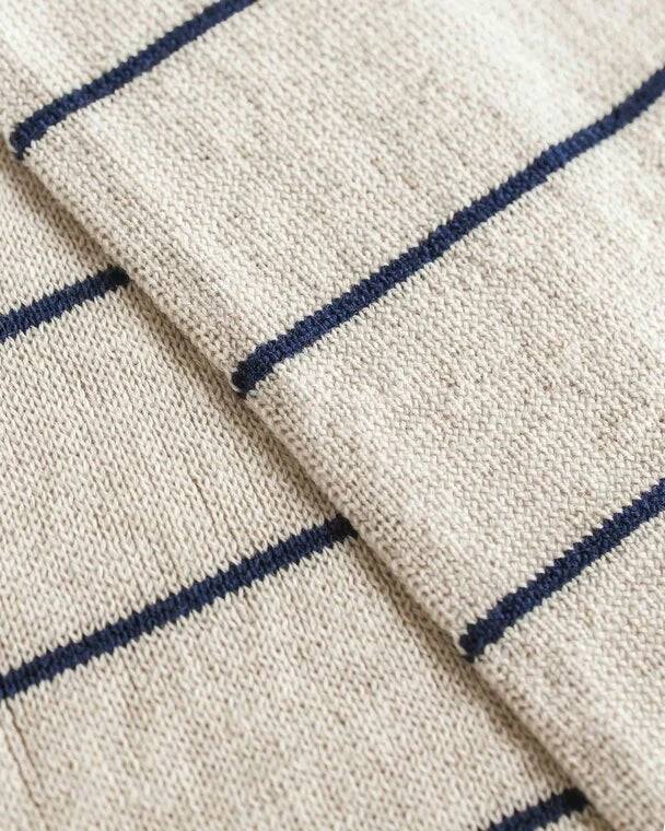 Scarf Igor - gestreepte sjaal van 100% extra fine Italiaanse merino wol - Hvid - close up