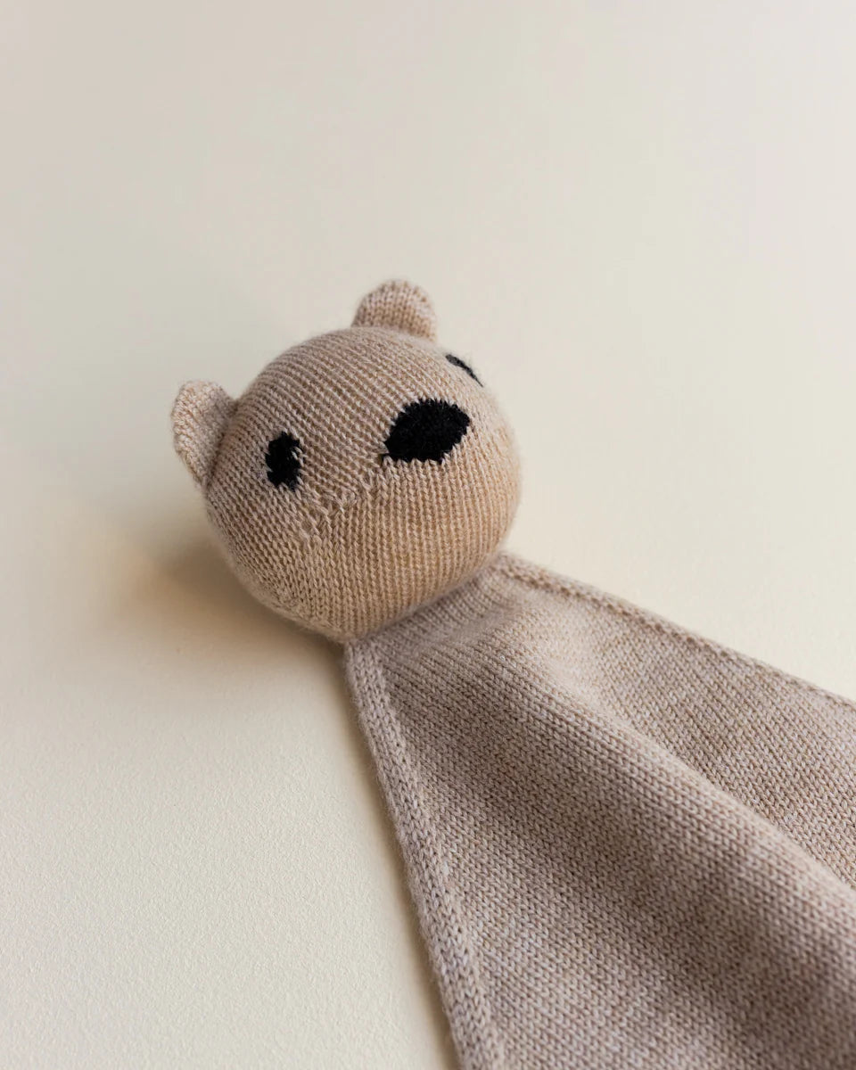 Knuffeldoekje Teddy Tokki - Sand/Zand - Merinowol - HVID - close up