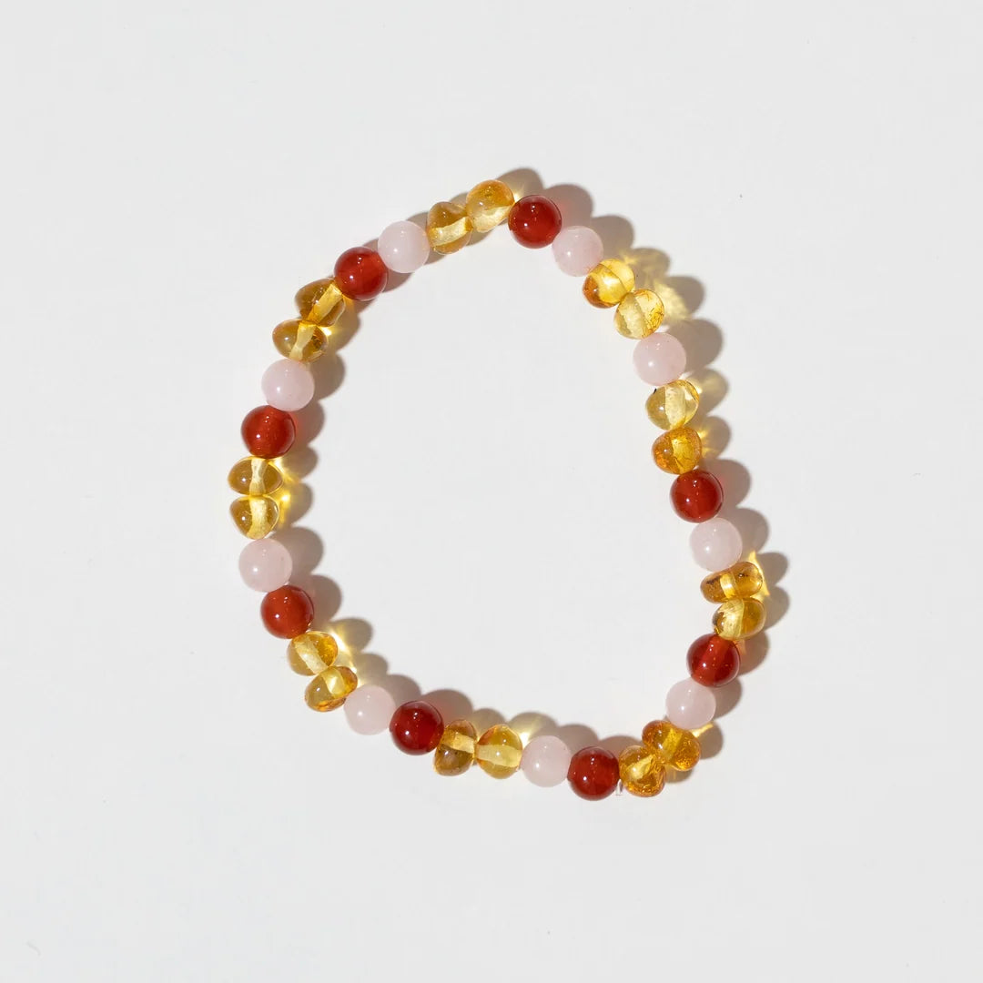 Sofie Adult Bracelet – Damesarmband van barnsteen, carneool en rozenkwarts – Nirrimis