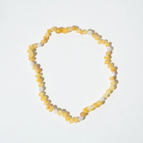 Barnsteen ketting Moonstone & Raw Lemon Amber - 32 cm - Nirrimis - productfoto