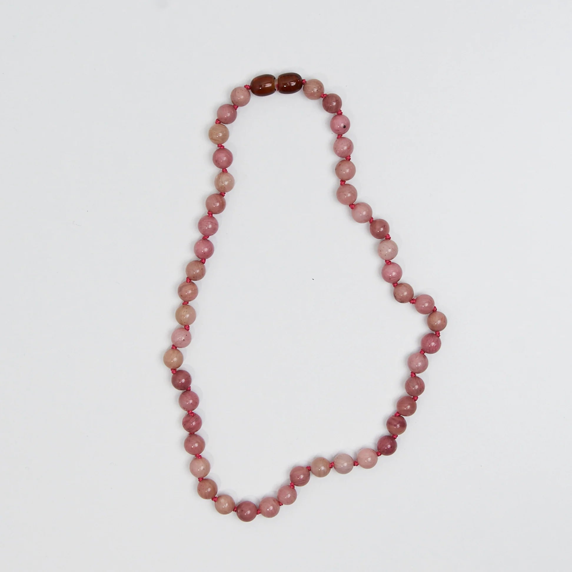 Barnsteen en edelstenen ketting - Berry - 32 cm - Nirrimis - productfoto - afbeelding 3