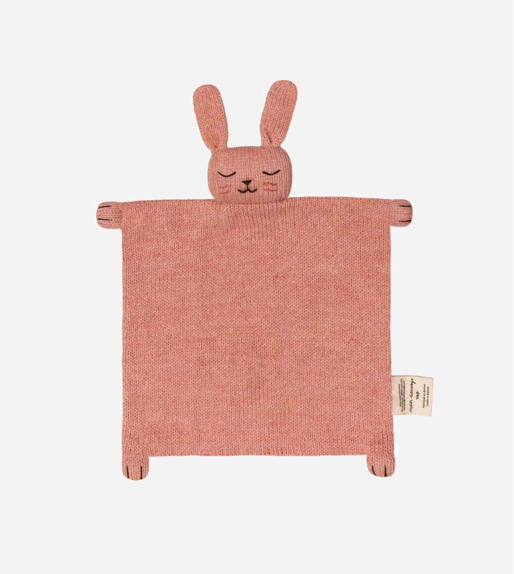 Knuffeldoekje Bunny Rose – 100% baby alpaca – Main Sauvage