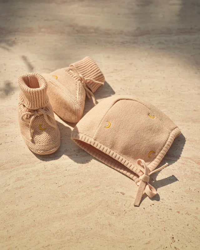 Gebreid mutsje en slofjes set - Cadeauset - Biologisch katoen - Moonboon