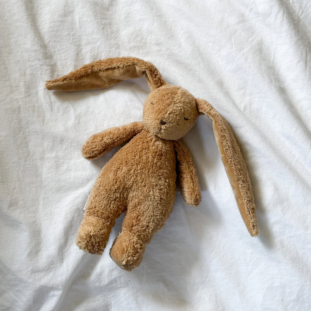 Knuffelkonijn met hartslag & white noise - The Humming Bunny 2.0 - Biologisch GOTS katoen - Moonie - productfoto - afbeelding 2