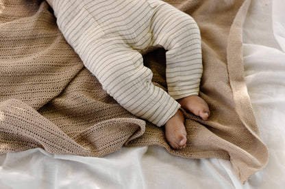 Tuinbroekje baby - Myles - Biologisch katoen - Taupe lines - Levv Labels beentjes