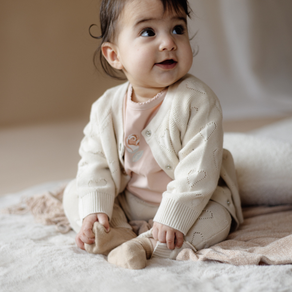 Gebreid vestje Leandra - Biologisch katoen - Light sand/beige - Levv baby