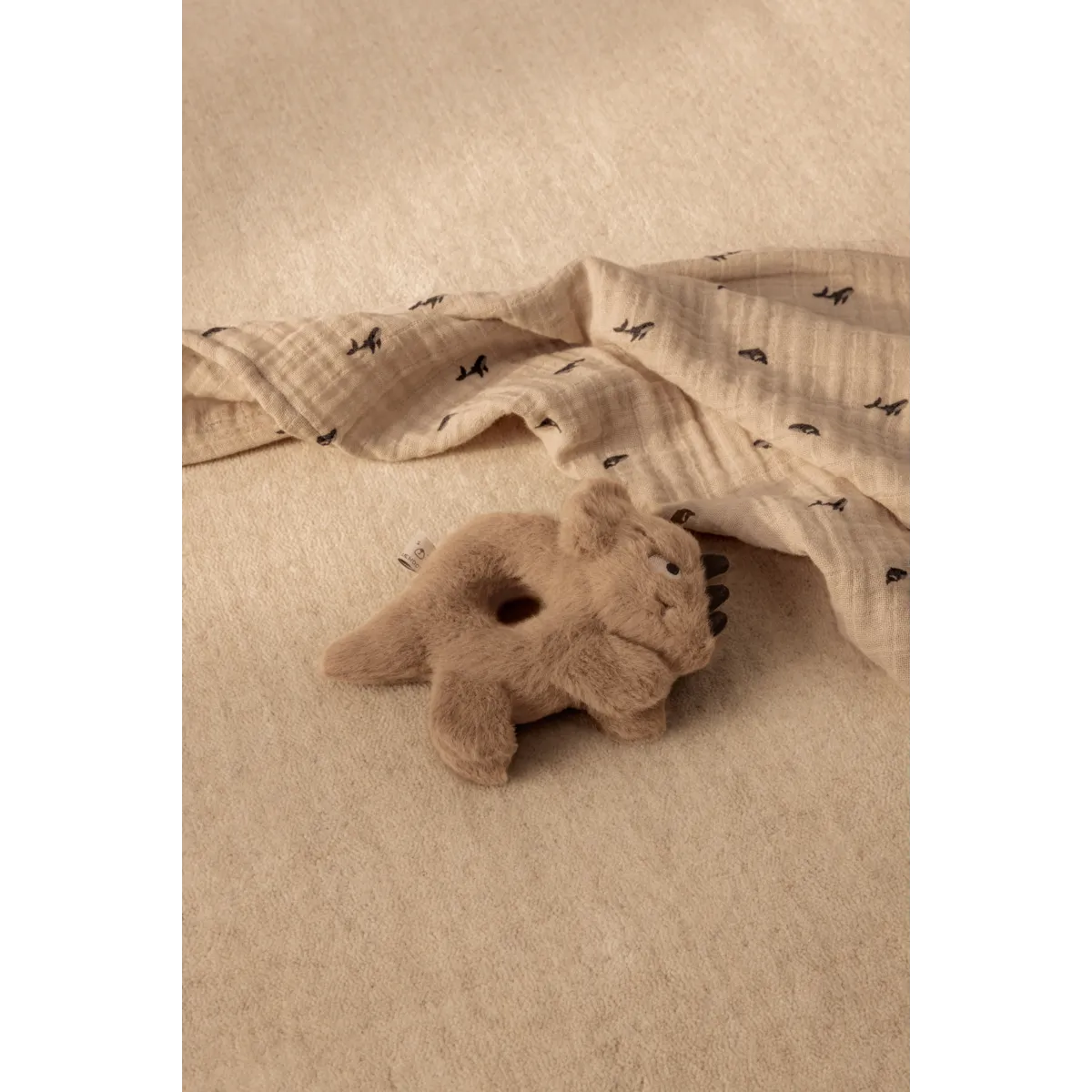 Rammelaar Romain - Dino - Dune/beige - Liewood lifestyle