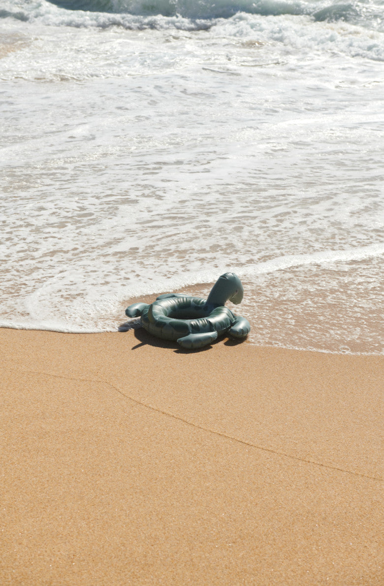 Liewood - Phoebe Turtle Swim Ring - Zwemband - 100% durable PVC - op strand