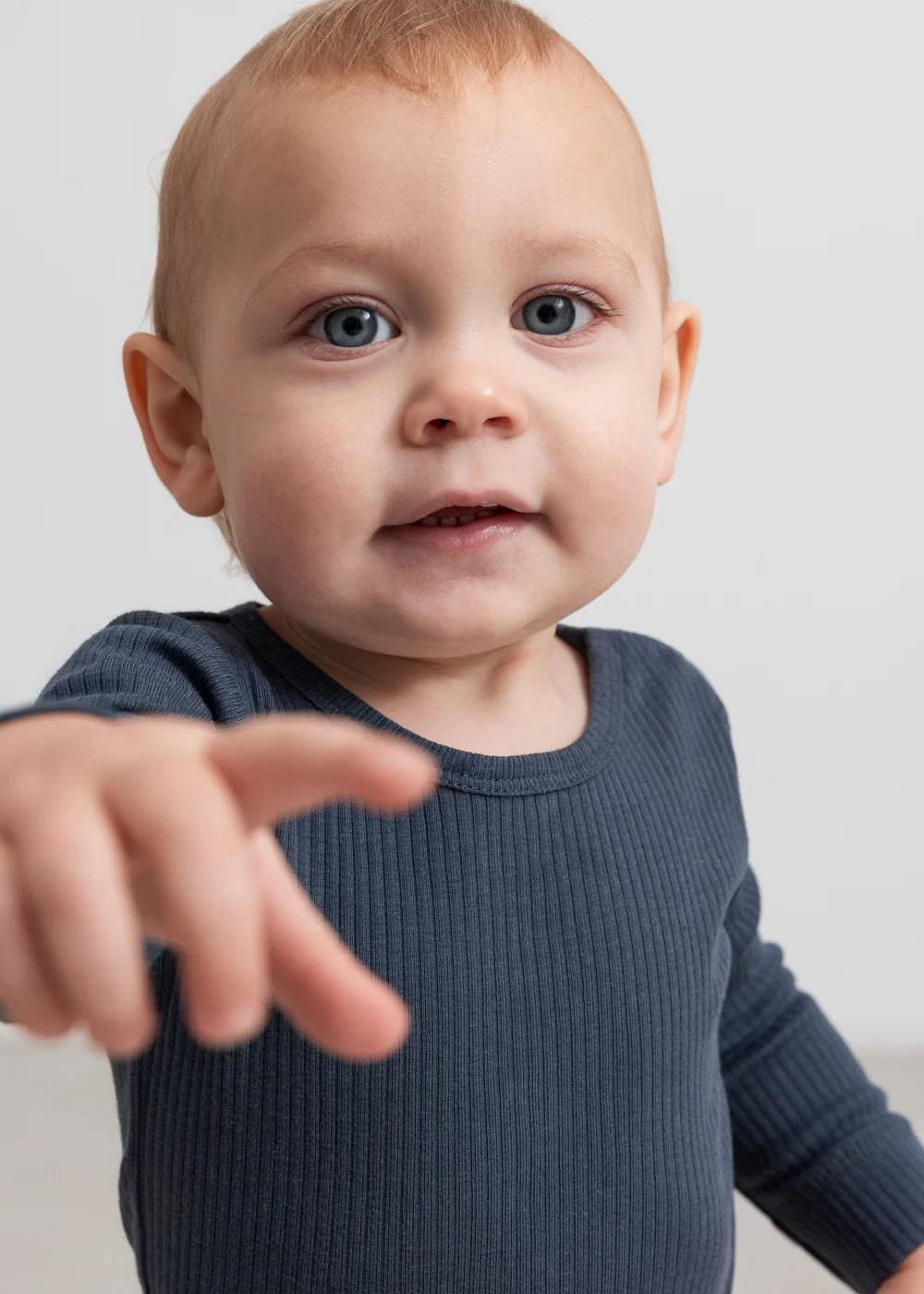 MarMar Copenhagen Plain Body Modal Long Sleeve  Zacht Baby Romper met Lange Mouwen TENCEL™ Modal & Biologisch Katoen  kindje in blue