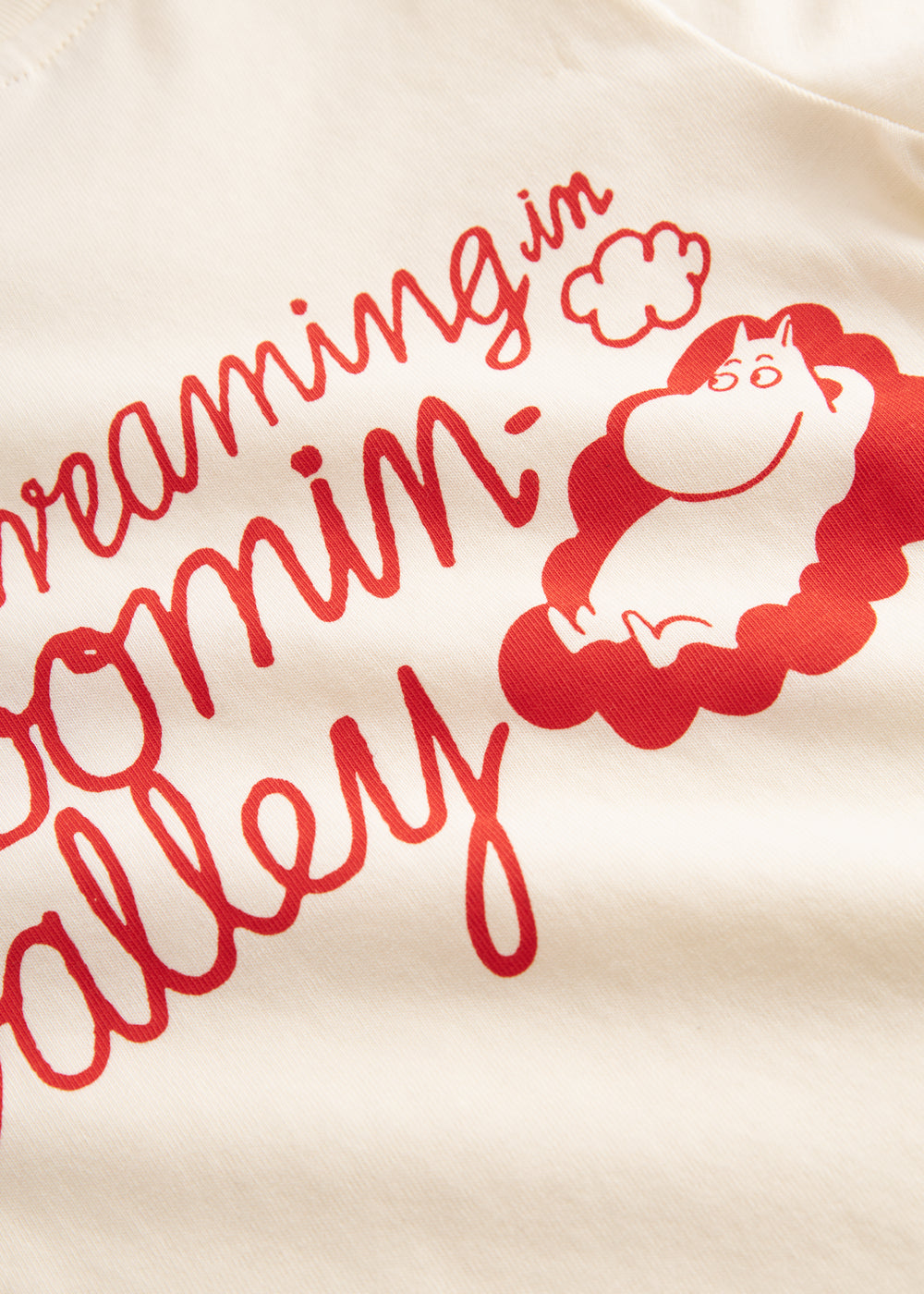 T-shirt Tad B - Moomin Daydreaming - Katoen jersey - MarMar Copenhagen close up achterkant