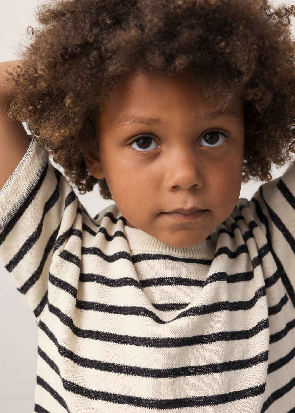 T-shirt Titan SS - Linnen/katoen - Linen Mix Stripe - MarMar Copenhagen kind close