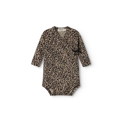 Overslag romper - Leo Belita Romper - Biologisch katoen en modal - Panterprint - MarMar Copenhagen voorkant