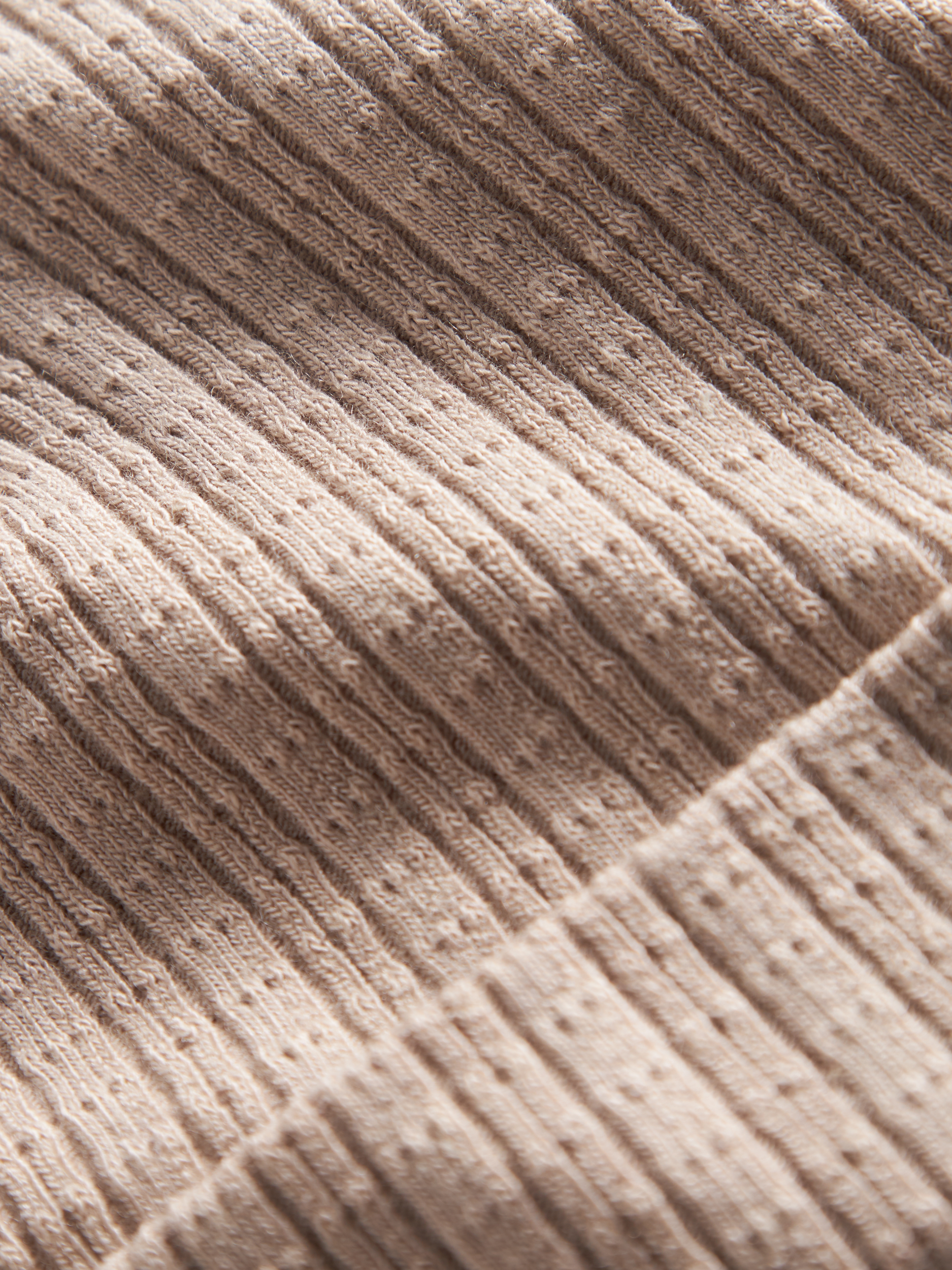 Mutsje Aiko - Biologisch katoen/modal - Soft beige - Marmar Copenhagen printMutsje Aiko - Biologisch katoen/modal - Soft beige - Marmar Copenhagen achterkant