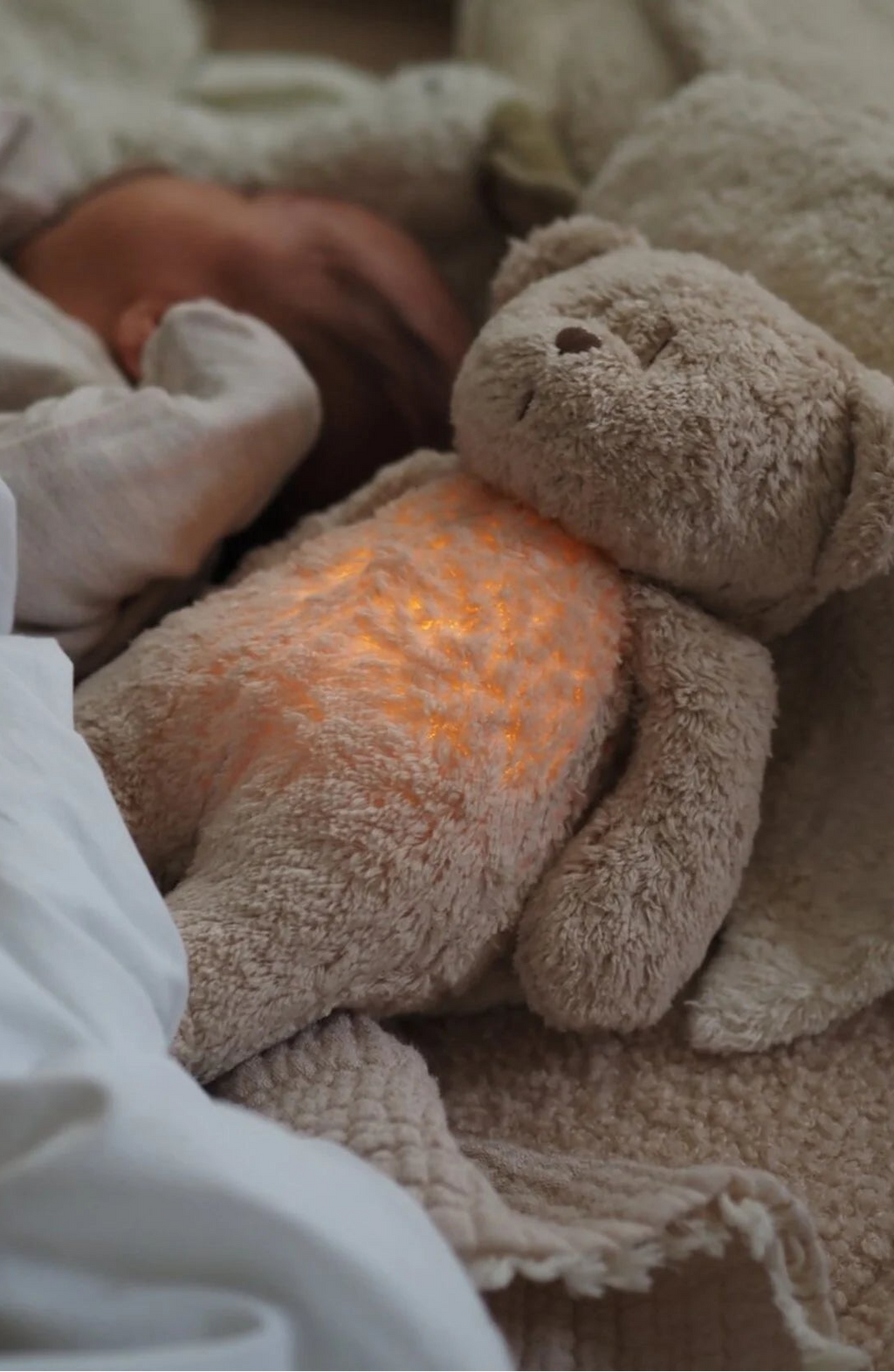 Knuffelbeer met hartslag & white noise - The Humming Bear 2.0 - Biologisch GOTS katoen - Moonie - productfoto