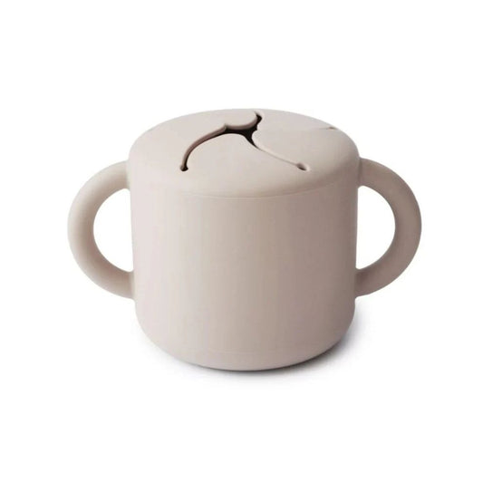 Mushie - Siliconen snackbeker - Snack Cup wit