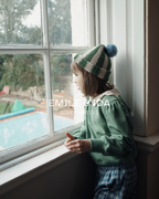 Gestreepte wollen muts met pompon - Olive & Blush - Emile et Ida - productfoto - afbeelding 3