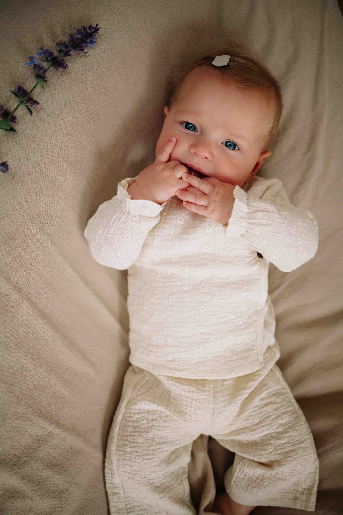 Overslag top Noa - Biologisch katoen - Woven white embroidery/Wit - Riffle Amsterdam baby