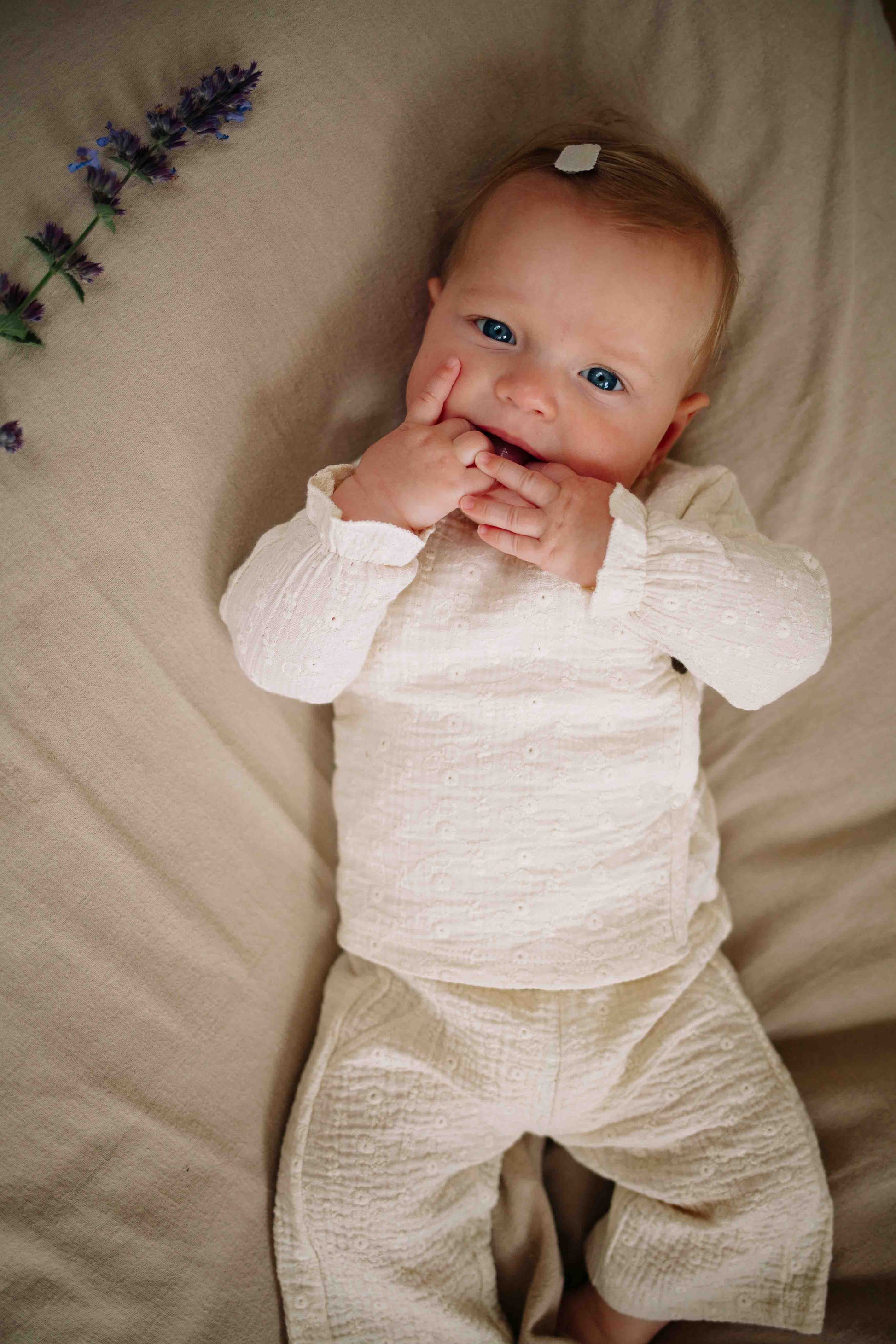 Overslag top Noa - Biologisch katoen - Woven white embroidery/Wit - Riffle Amsterdam baby