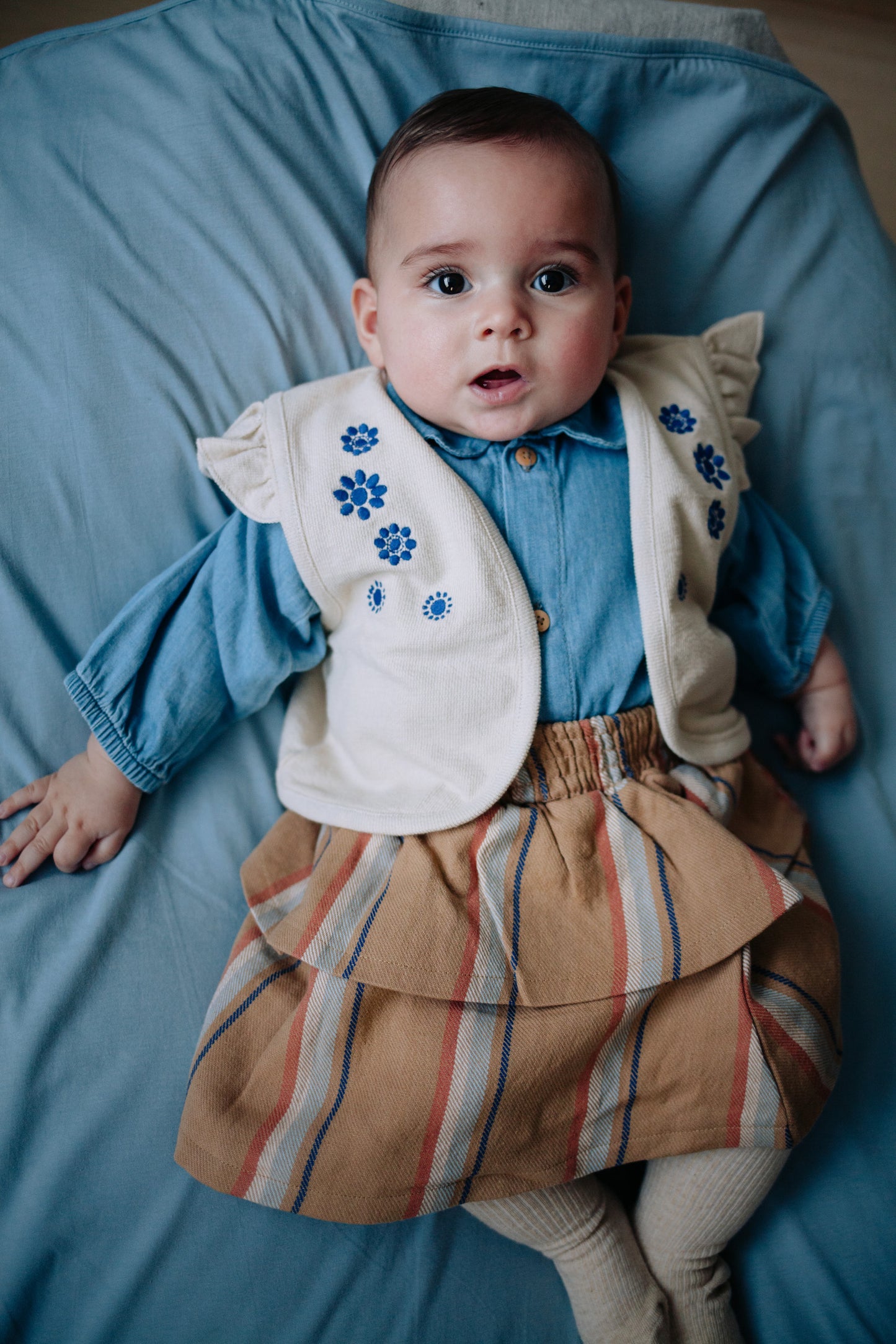 Gilet Bess - Wit geborduurd/embroidery - Biologisch katoen - Riffle Amsterdam baby
