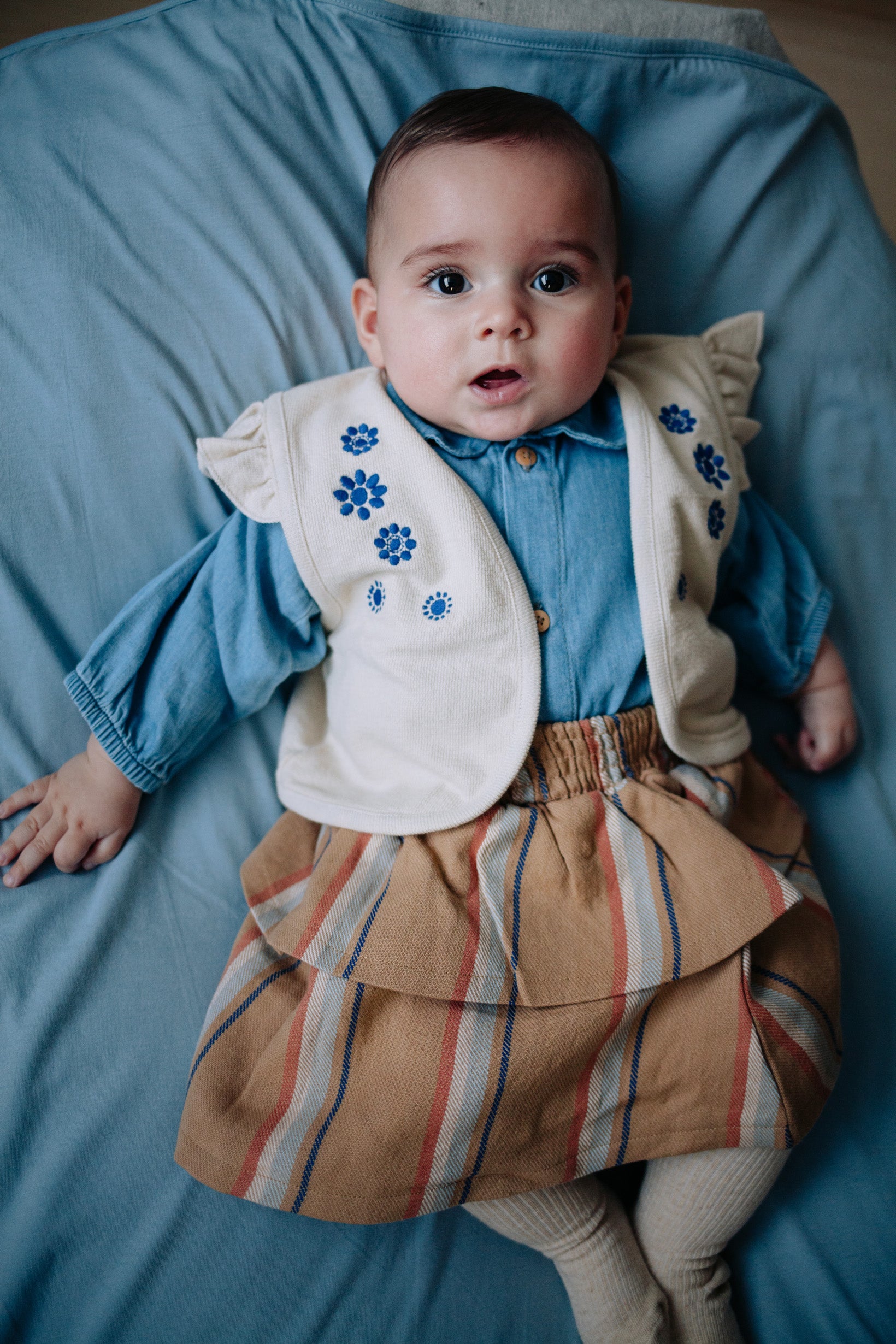 Gilet Bess - Wit geborduurd/embroidery - Biologisch katoen - Riffle Amsterdam baby