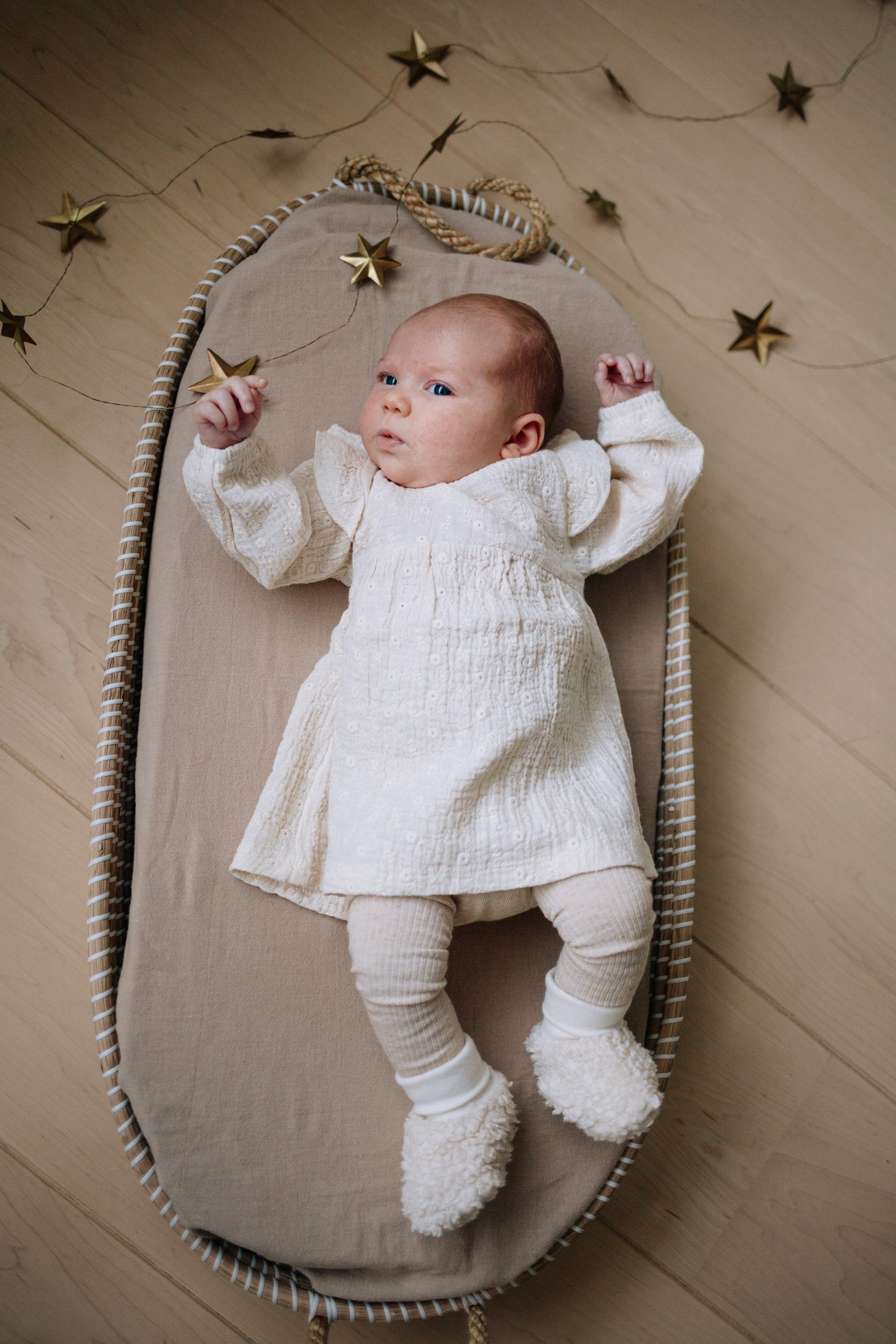 Jurkje Anemone - Wit geborduurd/embroidery - Biologisch katoen - Riffle Amsterdam baby