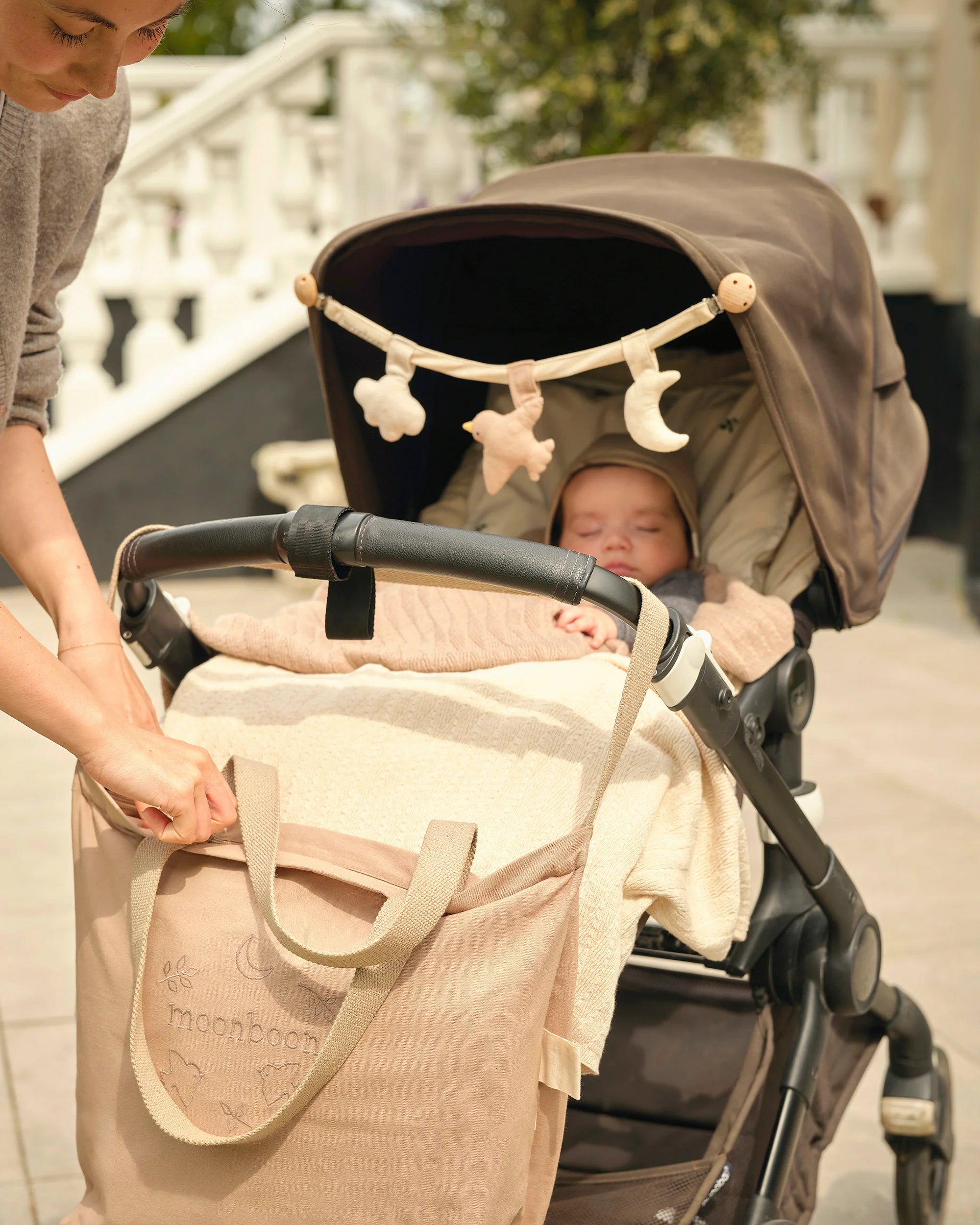 Kinderwagenketting - Over the moon - 100% Biologisch Katoen - Moonboon x Hans Christian Andersen - productfoto - afbeelding 3