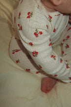 Minnie Pants – Rosa Rouge – Soft floral baby pants – GOTS organic cotton – Konges Sløjd