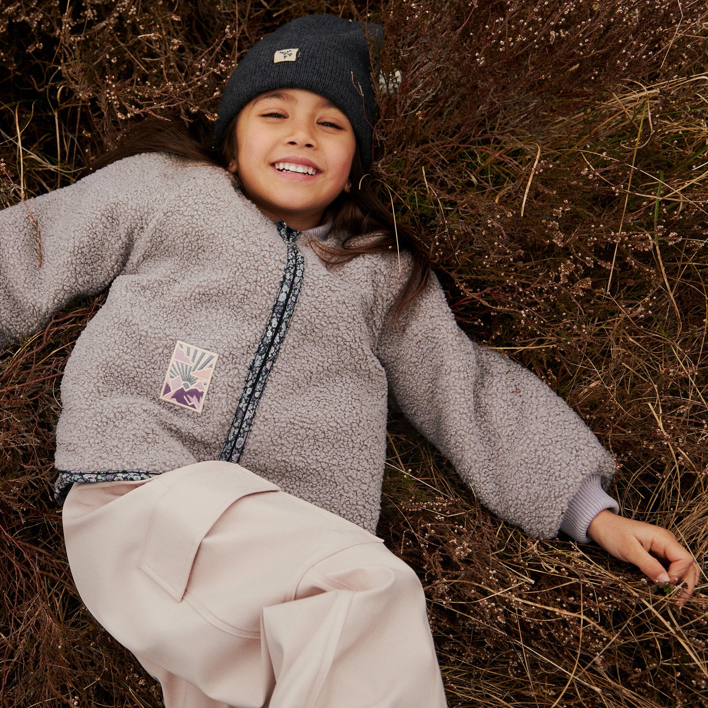 Kinder muts Omalas - Merino wol - Charcoal melange/grijs - Wheat meisje